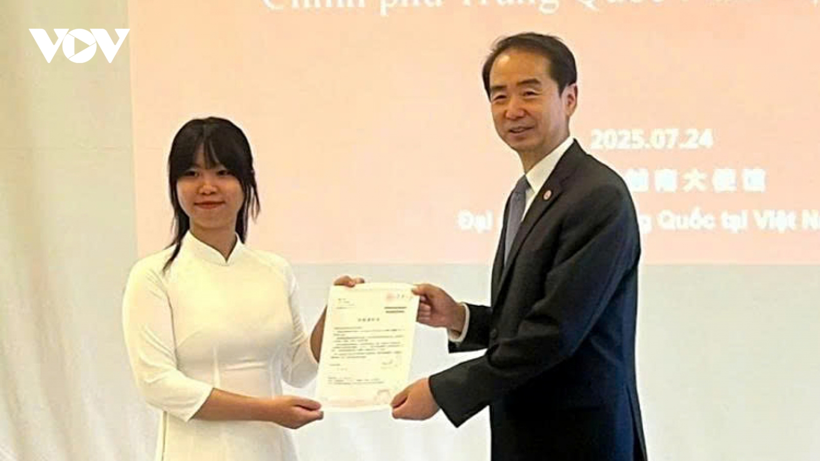 34 Vietnamese students awarded Chinese Government scholarships for 2025–2026